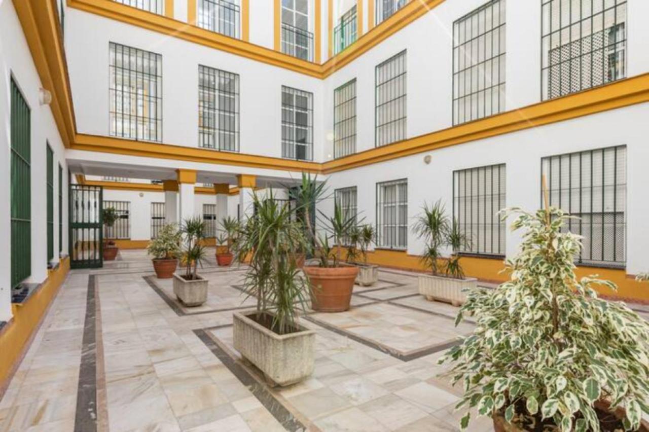 Azahar Metropol Parasol, Parking Gratis Para Coches Medianos Seville Ngoại thất bức ảnh